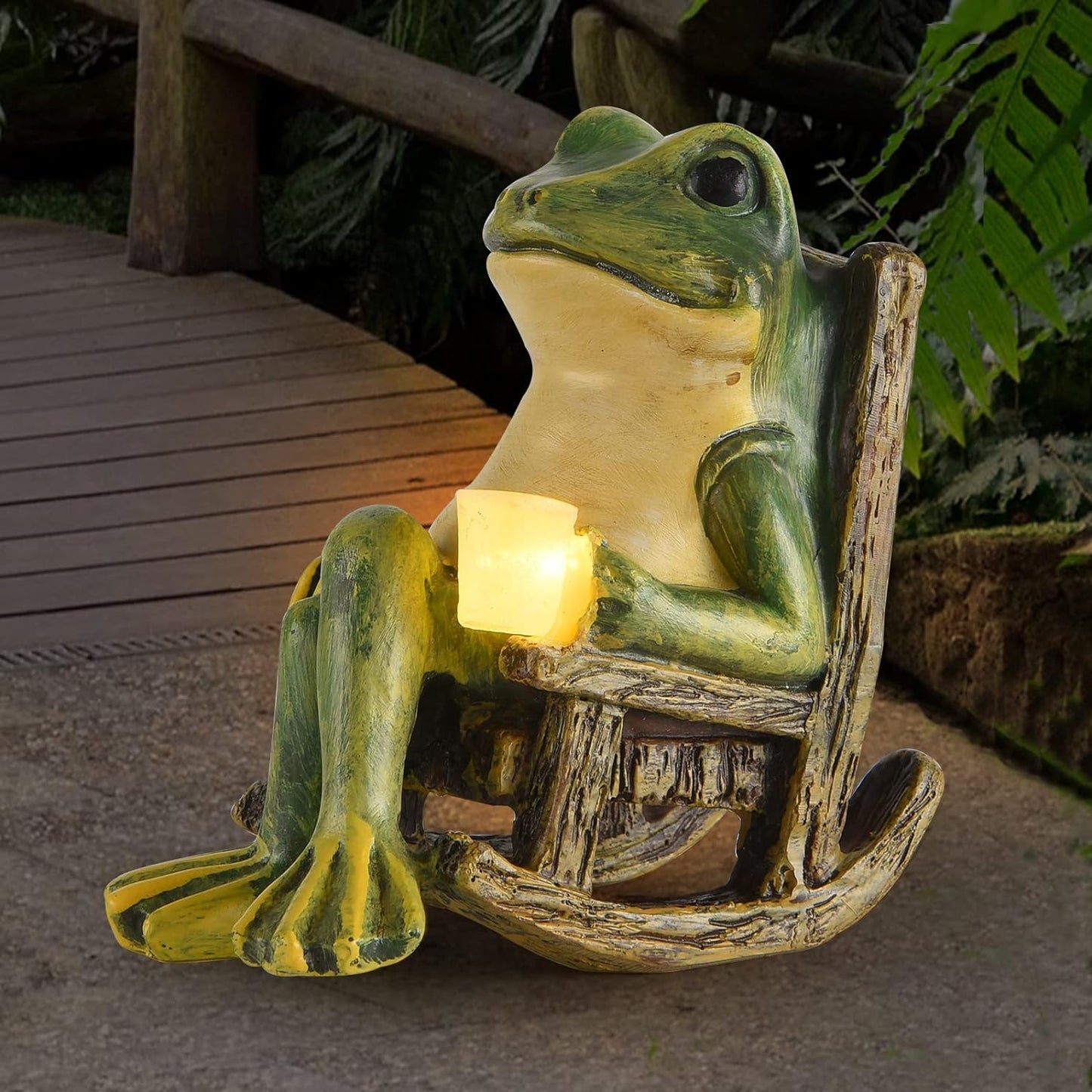 Solar-Powered Miniature Frog Garden Statue: Enchanting  Accessories for Outdoor and Indoor Spaces -  Art for Your Patio, Yard, and Lawn Ornament - Perfect Housewarming Gift (3.89" x 2.36" x 3.93")